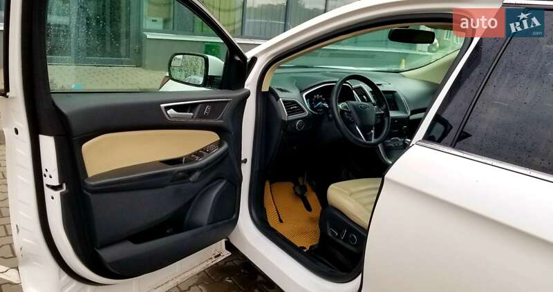 Внедорожник / Кроссовер Ford Edge 2016 в Нововолынске