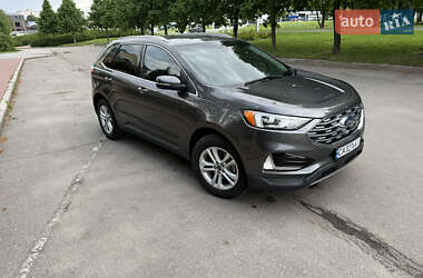 Позашляховик / Кросовер Ford Edge 2018 в 