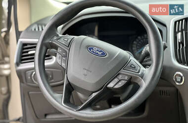 Внедорожник / Кроссовер Ford Edge 2018 в 