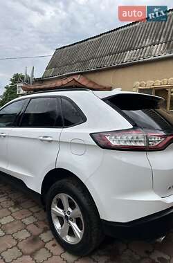 Позашляховик / Кросовер Ford Edge 2016 в 