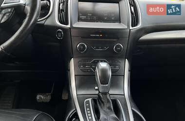 Внедорожник / Кроссовер Ford Edge 2015 в 