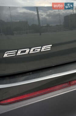 Позашляховик / Кросовер Ford Edge 2015 в 