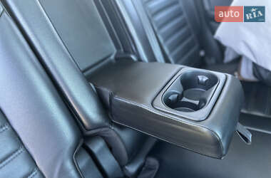 Внедорожник / Кроссовер Ford Edge 2016 в 