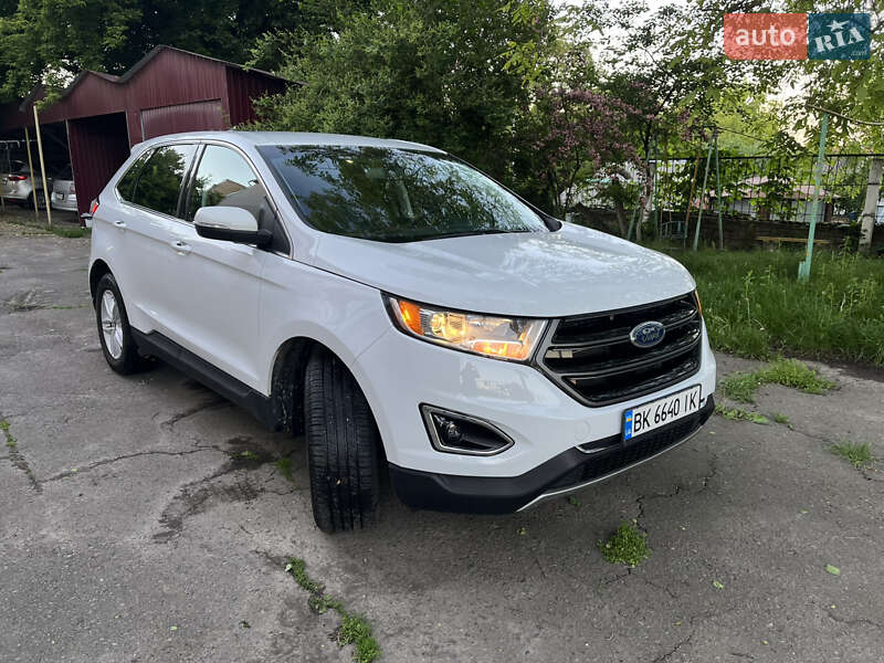 Позашляховик / Кросовер Ford Edge 2018 в 