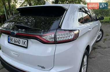 Позашляховик / Кросовер Ford Edge 2018 в 