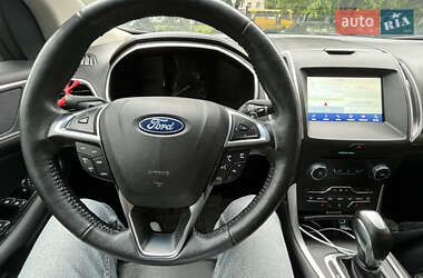 Позашляховик / Кросовер Ford Edge 2018 в 