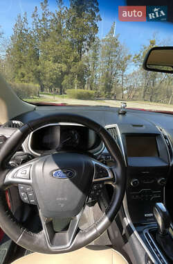 Внедорожник / Кроссовер Ford Edge 2015 в 