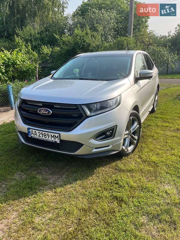 Позашляховик / Кросовер Ford Edge 2016 в 