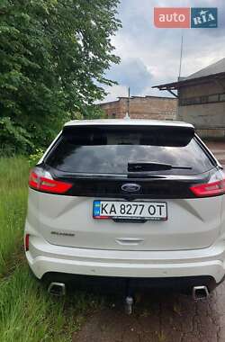 Позашляховик / Кросовер Ford Edge 2019 в 