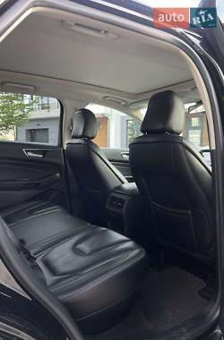 Позашляховик / Кросовер Ford Edge 2020 в 