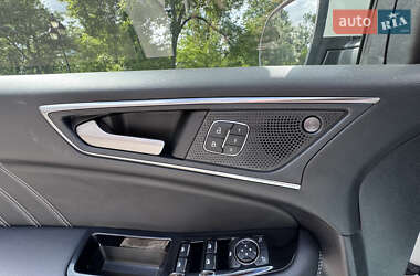 Внедорожник / Кроссовер Ford Edge 2018 в 