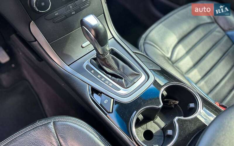 Позашляховик / Кросовер Ford Edge 2016 в Чернівцях