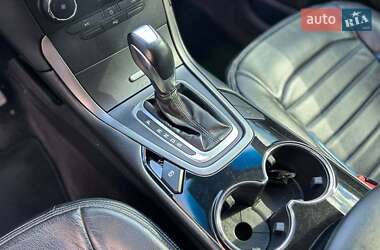 Внедорожник / Кроссовер Ford Edge 2016 в 