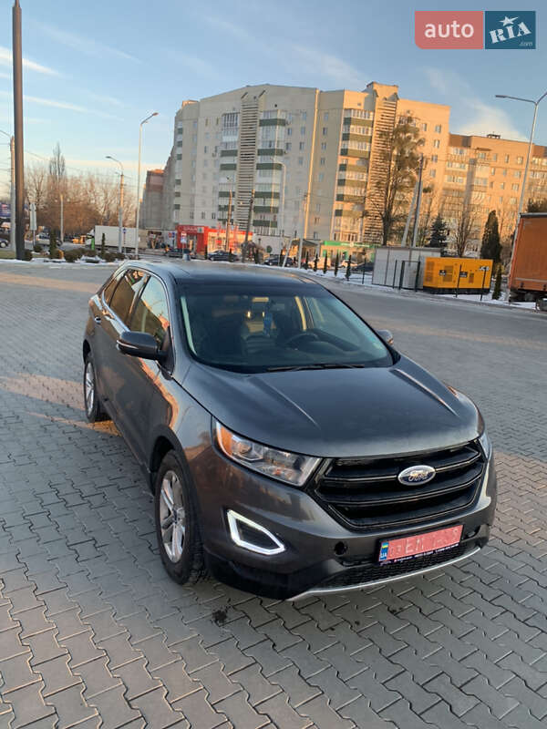 Позашляховик / Кросовер Ford Edge 2017 в 