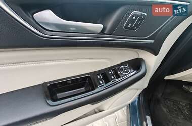 Внедорожник / Кроссовер Ford Edge 2016 в 