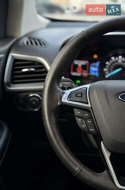Внедорожник / Кроссовер Ford Edge 2015 в 