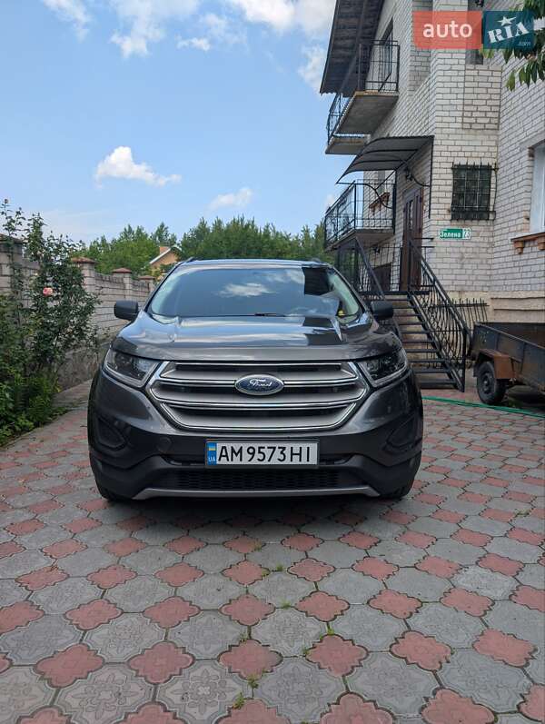 Внедорожник / Кроссовер Ford Edge 2018 в 