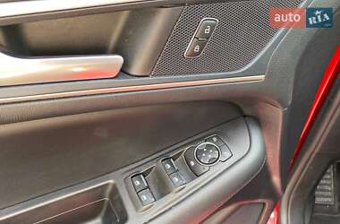 Позашляховик / Кросовер Ford Edge 2021 в 
