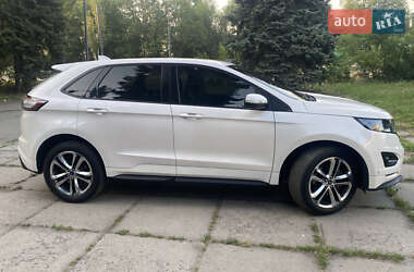 Внедорожник / Кроссовер Ford Edge 2017 в 