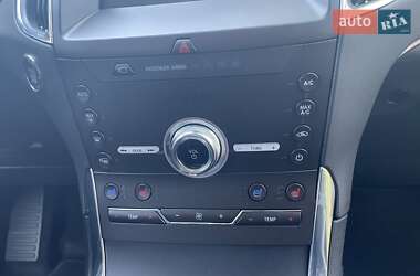 Внедорожник / Кроссовер Ford Edge 2020 в 
