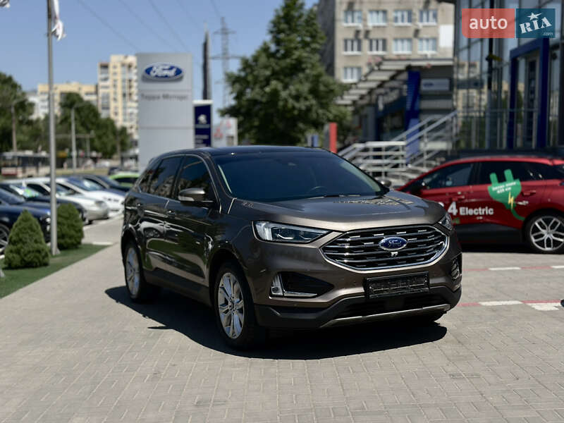 Внедорожник / Кроссовер Ford Edge 2019 в 