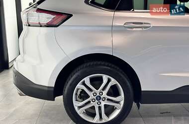 Позашляховик / Кросовер Ford Edge 2018 в 