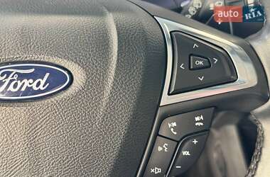 Позашляховик / Кросовер Ford Edge 2018 в 