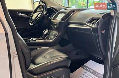 Позашляховик / Кросовер Ford Edge 2018 в 