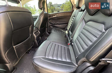 Внедорожник / Кроссовер Ford Edge 2016 в 
