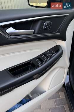 Внедорожник / Кроссовер Ford Edge 2015 в 