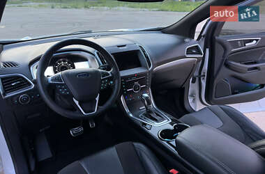 Внедорожник / Кроссовер Ford Edge 2016 в 