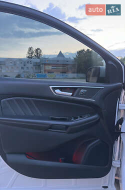 Внедорожник / Кроссовер Ford Edge 2016 в 