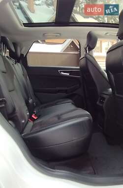 Внедорожник / Кроссовер Ford Edge 2015 в 