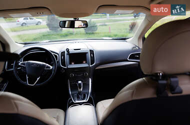 Внедорожник / Кроссовер Ford Edge 2016 в 