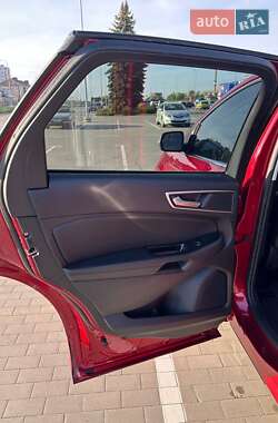 Внедорожник / Кроссовер Ford Edge 2017 в 
