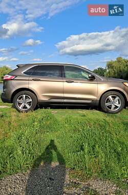 Внедорожник / Кроссовер Ford Edge 2018 в 