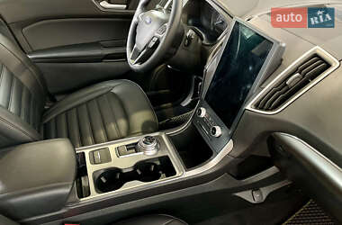 Позашляховик / Кросовер Ford Edge 2022 в 