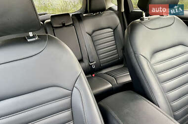 Позашляховик / Кросовер Ford Edge 2022 в 