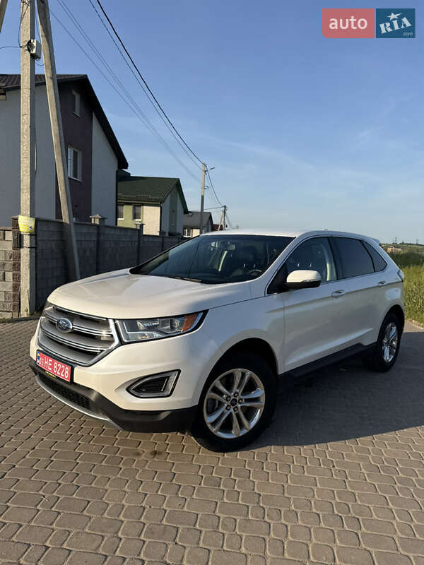 Внедорожник / Кроссовер Ford Edge 2017 в 
