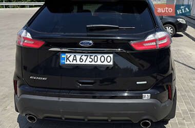 Внедорожник / Кроссовер Ford Edge 2019 в 