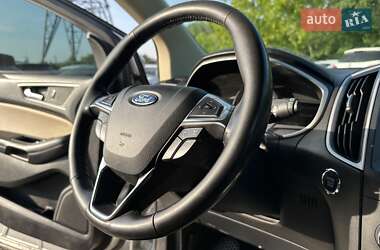 Внедорожник / Кроссовер Ford Edge 2017 в 
