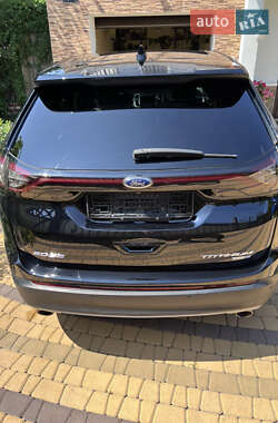 Внедорожник / Кроссовер Ford Edge 2016 в 