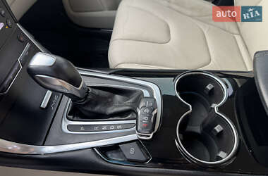 Внедорожник / Кроссовер Ford Edge 2015 в 