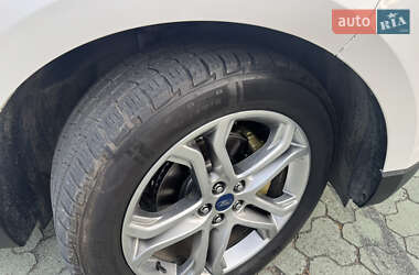 Внедорожник / Кроссовер Ford Edge 2015 в 