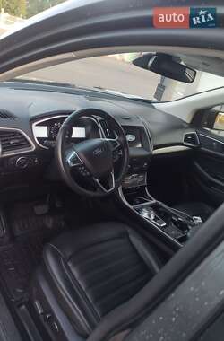 Внедорожник / Кроссовер Ford Edge 2019 в 