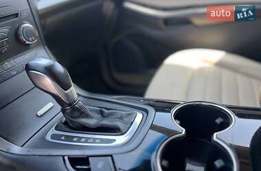Внедорожник / Кроссовер Ford Edge 2017 в 