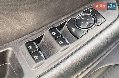 Внедорожник / Кроссовер Ford Edge 2015 в 