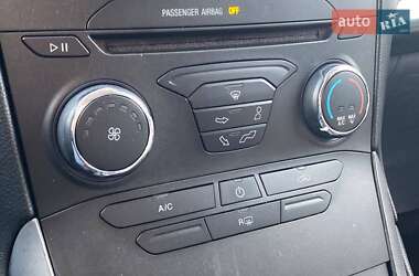 Внедорожник / Кроссовер Ford Edge 2015 в 