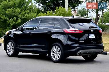 Внедорожник / Кроссовер Ford Edge 2019 в 