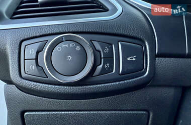Внедорожник / Кроссовер Ford Edge 2017 в 